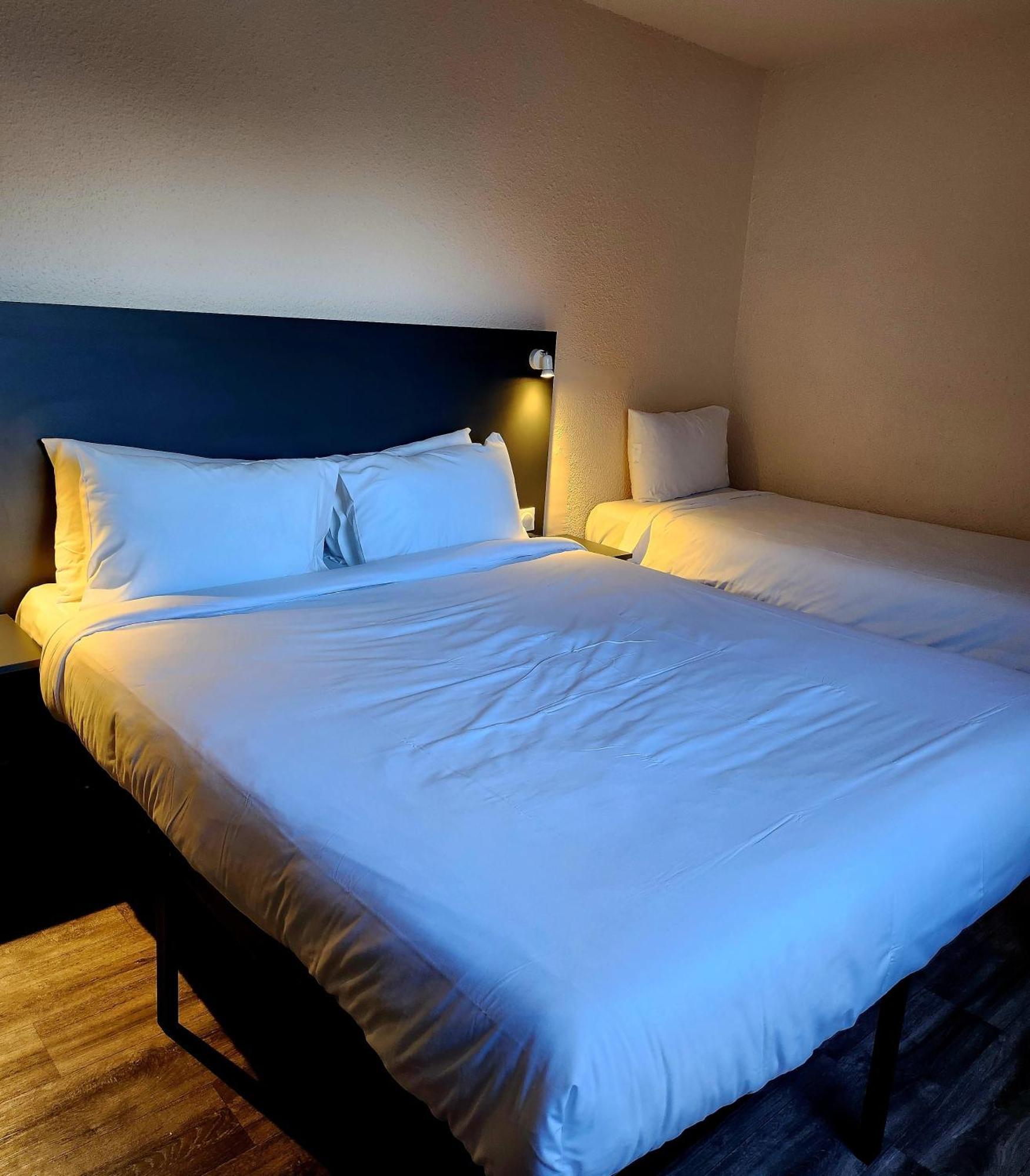 The Originals City, Hotel Le Forum, Strasbourg Nord Шильтігайм Екстер'єр фото