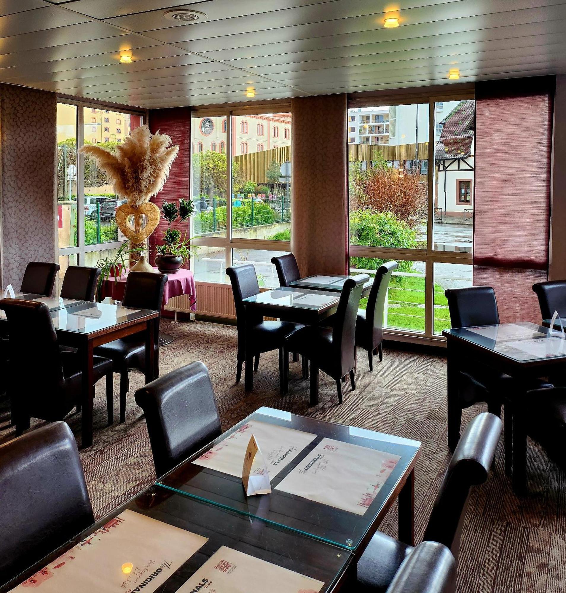 The Originals City, Hotel Le Forum, Strasbourg Nord Шильтігайм Екстер'єр фото